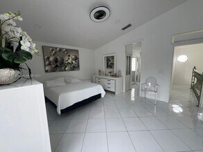 15370 SW 152nd Ave in Miami, FL - Building Photo - Building Photo