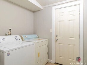 90 M.L.K. Jr Dr-Unit -B in Winder, GA - Building Photo - Building Photo