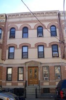 18-78 Putnam Ave in Flushing, NY - Building Photo