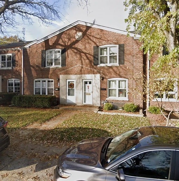 property at 2950 Des Plaines Ave