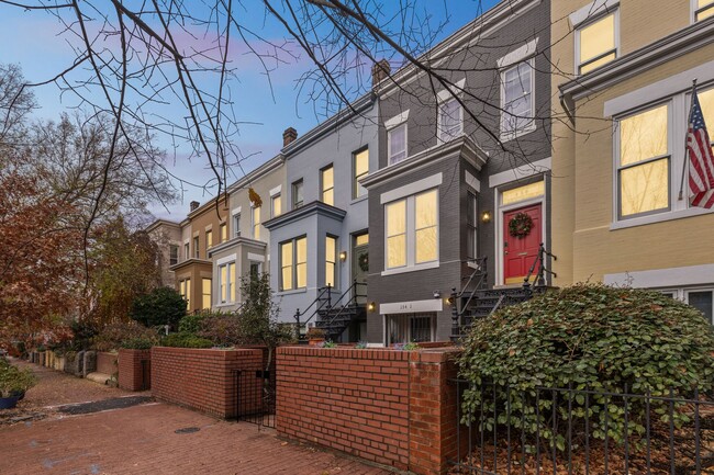 134 F St SE in Washington, DC - Building Photo - Building Photo