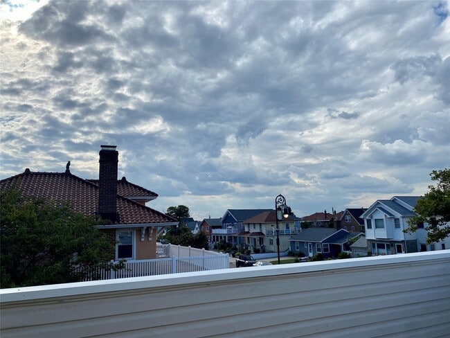 property at 125 Lindell Blvd