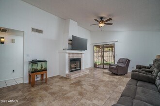 6450 W Lawrence Ln in Glendale, AZ - Building Photo - Building Photo