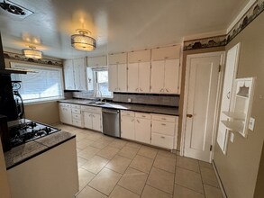 825 E 35th Ave in Spokane, WA - Building Photo - Building Photo