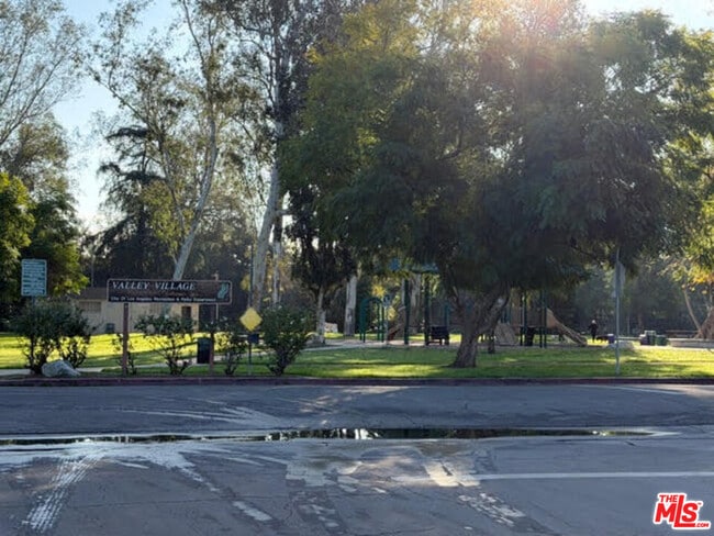 5027 Westpark Dr in Los Angeles, CA - Building Photo - Building Photo