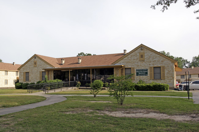 Silver City Courts in North Little Rock, AR - Building Photo - Building Photo