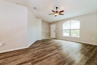 8403 Yearling Ln in New Port Richey, FL - Foto de edificio - Building Photo