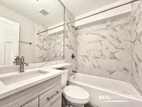 445 W Barry Ave in Chicago, IL - Building Photo - Building Photo