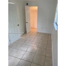 7390 SW 30th Ter in Miami, FL - Building Photo - Building Photo