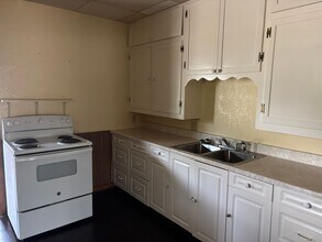 830 W Crawford St in Denison, TX - Building Photo - Building Photo