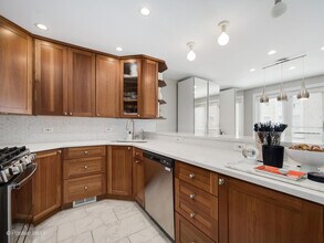2309 N Wayne Ave in Chicago, IL - Building Photo - Building Photo