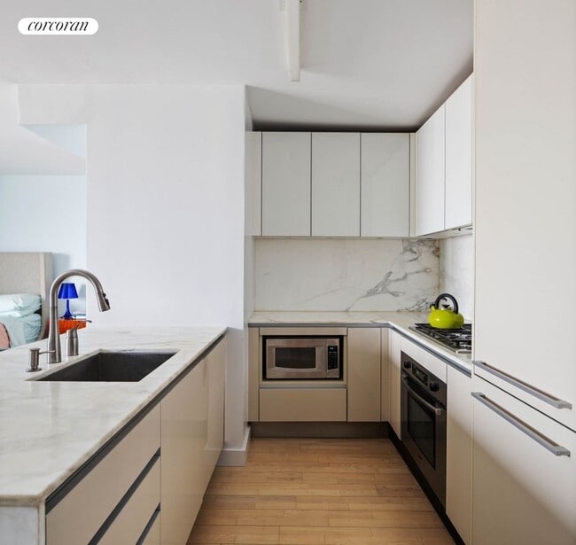 property at 322 W 57th St