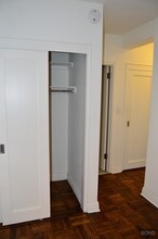 219 E 69th St in New York, NY - Building Photo - Building Photo