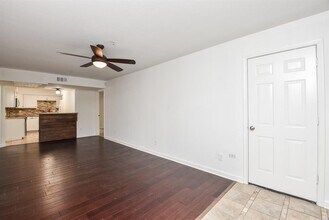 19990 Ravenwood Dr-Unit -A in Porter, TX - Building Photo - Building Photo