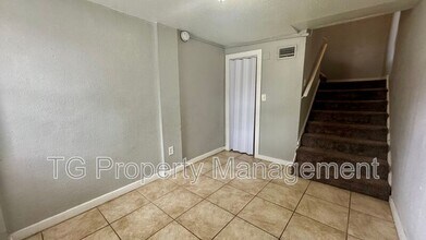 2821 Moncrief Rd in Jacksonville, FL - Building Photo - Building Photo