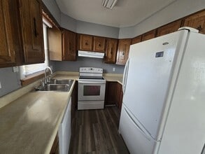 10 McEwen Ct in Monmouth, IL - Building Photo - Building Photo