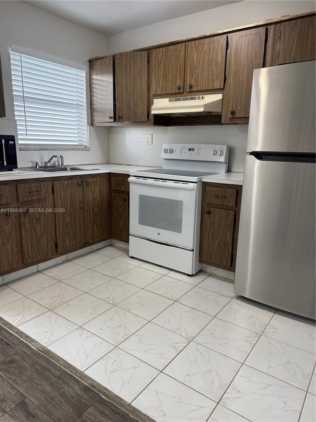 8515 Sunrise Lakes Blvd in Sunrise, FL - Building Photo - Building Photo