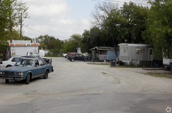 Military Hwy Mobile Home Park in San Antonio, TX - Building Photo - Building Photo