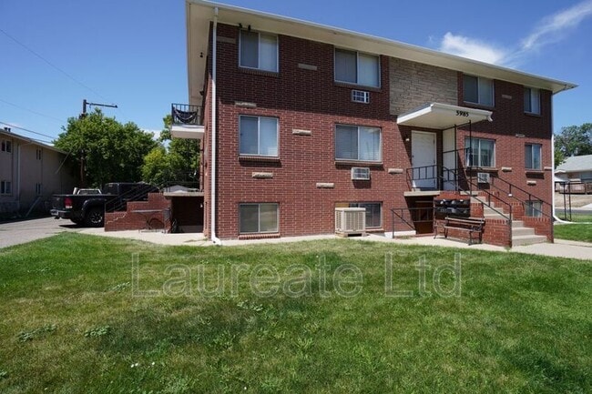 property at 5985 S Yukon St