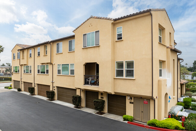 Metro Walk in Azusa, CA - Building Photo - Building Photo