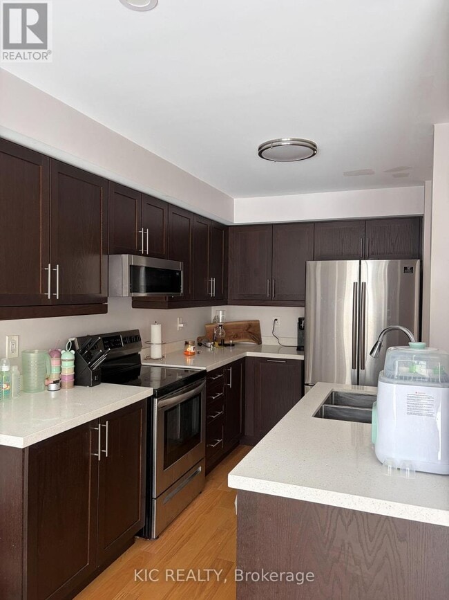 62 King George Way in Bowmanville, ON - Building Photo - Building Photo