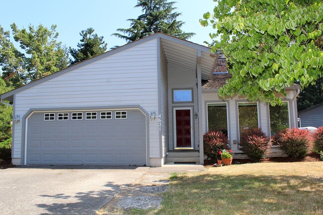 4621 SE La Cour Ct in Milwaukie, OR - Foto de edificio - Building Photo