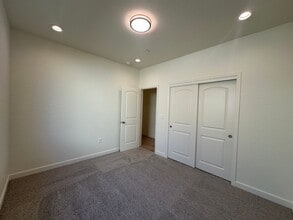 2444 N Hilton St in Visalia, CA - Building Photo - Building Photo