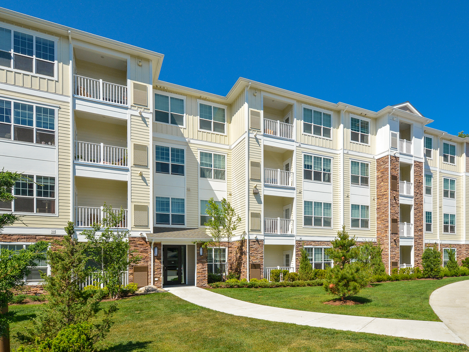 The Point at Merrimack River in Andover, MA - Building Photo