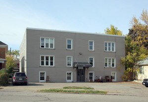 4861 Valley Way in Niagara Falls, ON - Building Photo