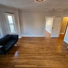 14 Smythe St, Unit 3 in Brookline, MA - Building Photo - Building Photo