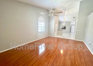 5508 Salem Square Dr S in Palm Harbor, FL - Foto de edificio - Building Photo