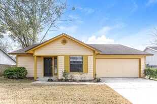 8134 Cumberland Gap Trail N in Jacksonville, FL - Building Photo