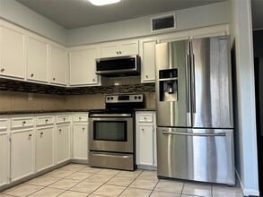 12562 Newbrook Dr in Houston, TX - Building Photo - Building Photo