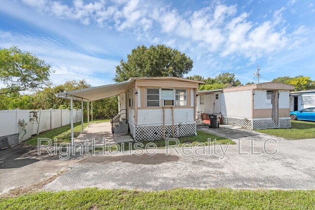 property at 2854 Lake Alfred Rd