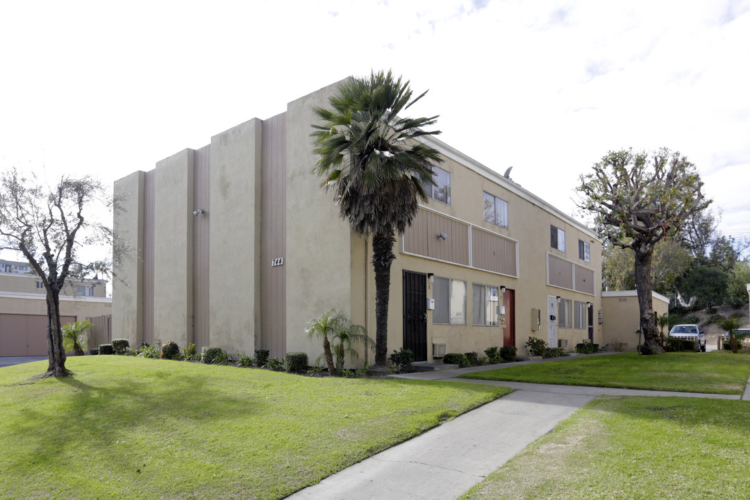 744 Fondren St in Orange, CA - Building Photo