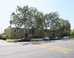 Hensel Garden Apartments in Montebello, CA - Foto de edificio - Building Photo