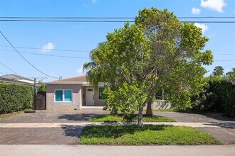 1681 Daytonia Rd in Miami, FL - Building Photo - Building Photo