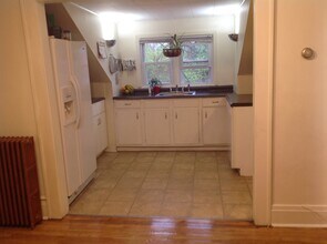 14 Weymouth St., Unit Second Floor in Albany, NY - Building Photo - Building Photo