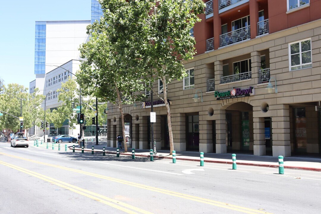 130 E San Fernando St in San Jose, CA - Building Photo