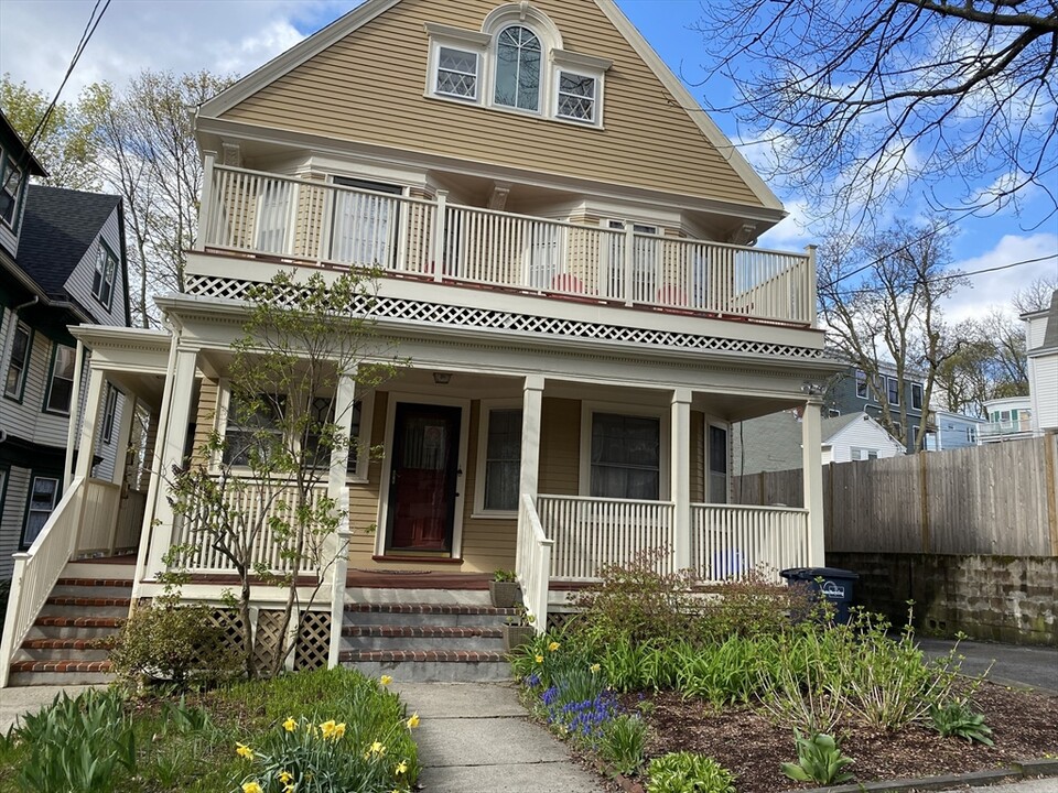 28 Glen Rd in Boston, MA - Foto de edificio