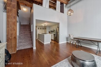 1727 S Indiana Ave, Unit 111 in Chicago, IL - Foto de edificio - Building Photo