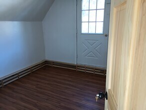 10 Flint St, Unit 2 in Lynn, MA - Building Photo - Building Photo