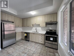 30 Orca Dr in Markham, ON - Building Photo - Building Photo