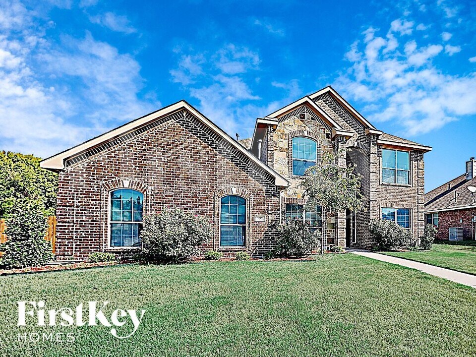 3001 Wren Ln in Midlothian, TX - Foto de edificio