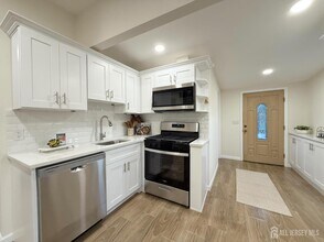 6 Fitch St in Carteret, NJ - Building Photo - Building Photo