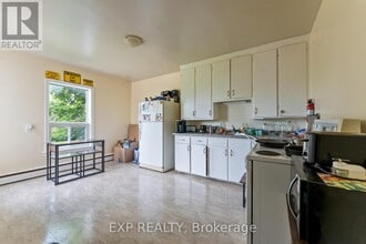 17 Spring St in Quinte West, ON - Building Photo - Building Photo