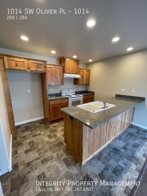 1014 SW Oliver Pl in Grants Pass, OR - Building Photo - Building Photo