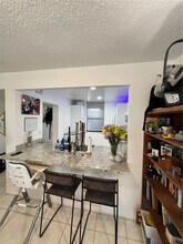 100 NW 76th Ave, Unit 302-2 in Plantation, FL - Foto de edificio - Building Photo