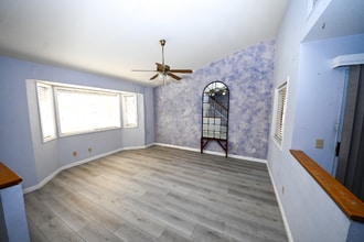 25708 Oak Ct in Moreno Valley, CA - Foto de edificio - Building Photo