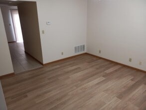 262 W Main St, Unit D in Glen Carbon, IL - Building Photo - Building Photo